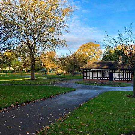 The Warwick - Quaint Victorian With Free Parking * 约克