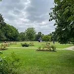 The Warwick - Quaint Victorian With Free Parking *