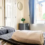 The Warwick - Quaint Victorian With Free Parking * York