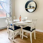 Hytte The Warwick - Quaint Victorian With Free Parking York