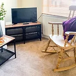 Hytte The Warwick - Quaint Victorian With Free Parking *