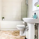 The Warwick - Quaint Victorian With Free Parking * York