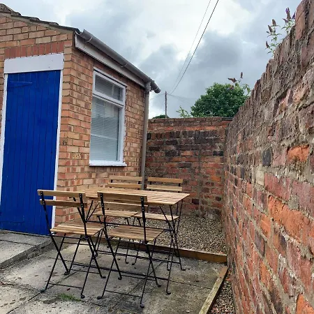 Lodge The Warwick - Quaint Victorian With Free Parking