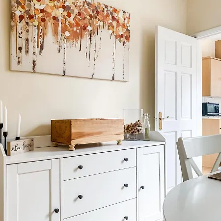 The Warwick - Quaint Victorian With Free Parking Lodge *