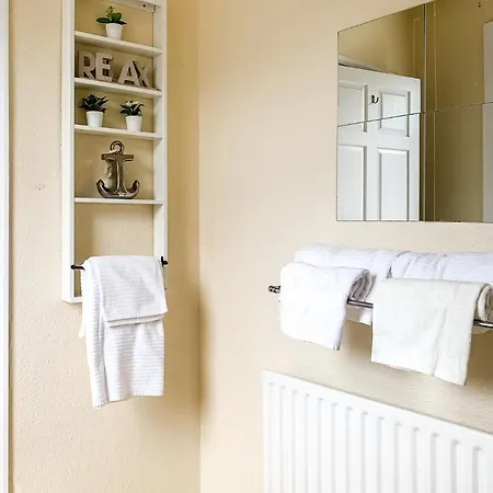 Lodge The Warwick - Quaint Victorian With Free Parking *