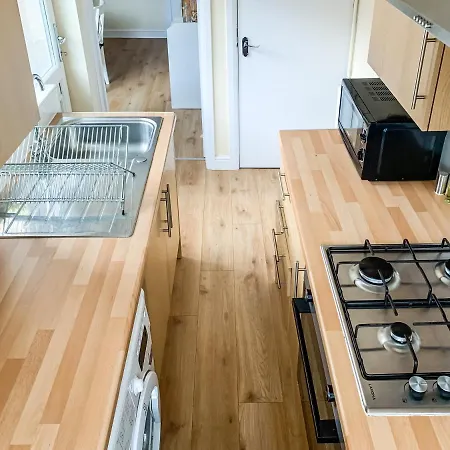 Lodge The Warwick - Quaint Victorian With Free Parking