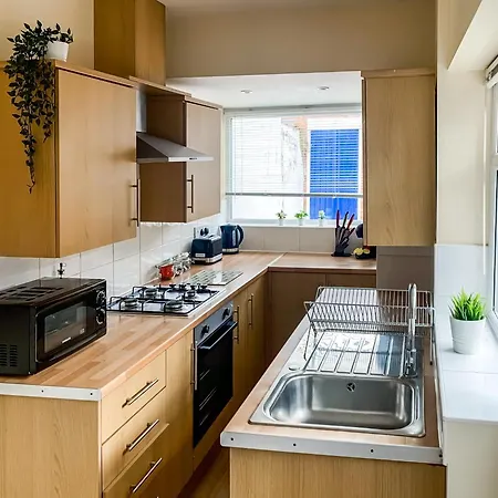 Lodge The Warwick - Quaint Victorian With Free Parking