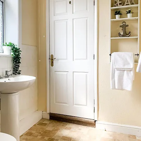 The Warwick - Quaint Victorian With Free Parking York