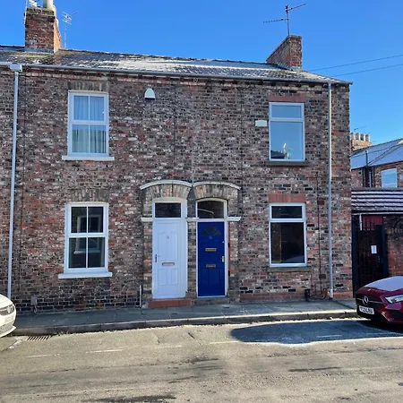 The Warwick - Quaint Victorian With Free Parking * York