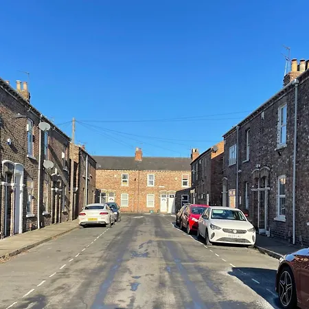 Lodge The Warwick - Quaint Victorian With Free Parking