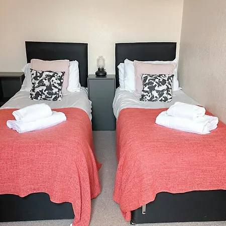 The Warwick - Quaint Victorian With Free Parking بيت خشبي *