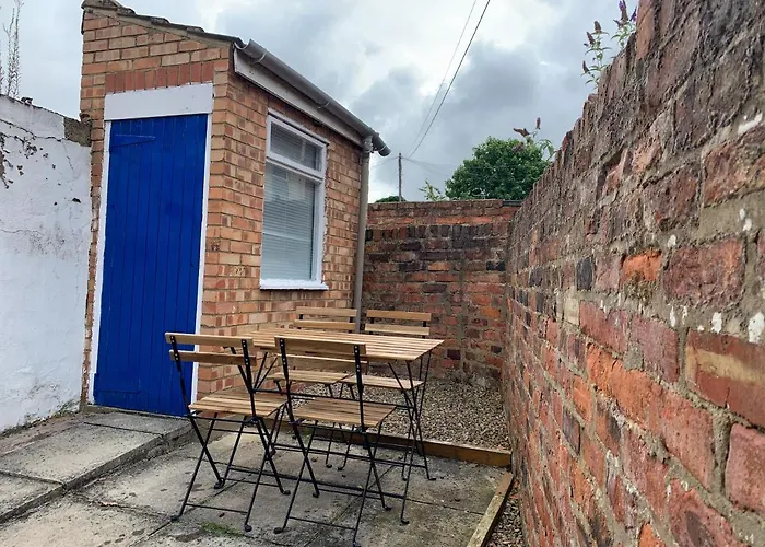 Lodge The Warwick - Quaint Victorian With Free Parking