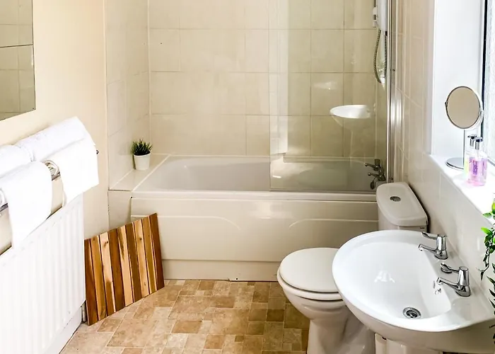 The Warwick - Quaint Victorian With Free Parking * York