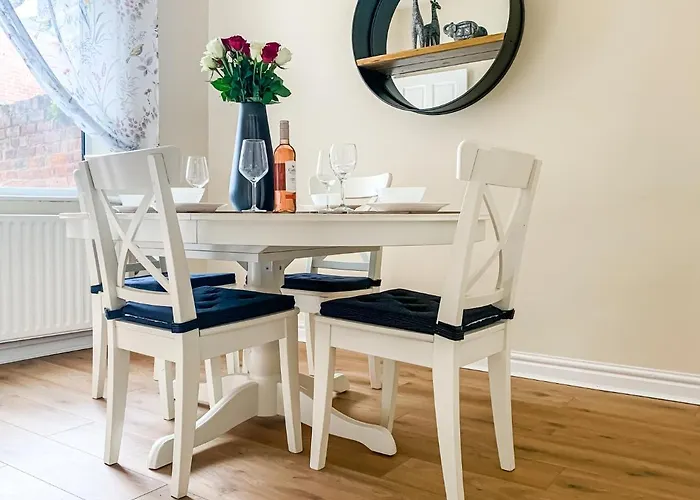 Lodge The Warwick - Quaint Victorian With Free Parking York