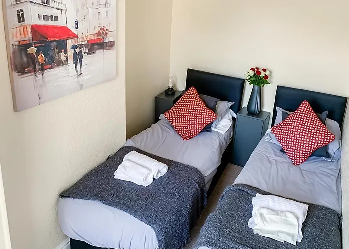 The Warwick - Quaint Victorian With Free Parking Lodge