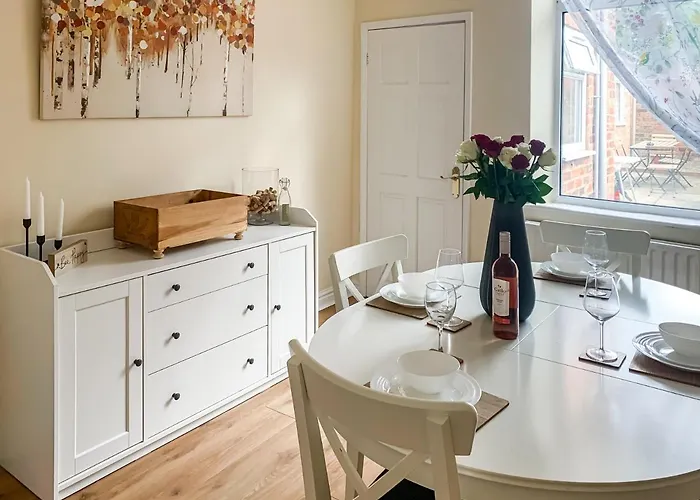 The Warwick - Quaint Victorian With Free Parking York