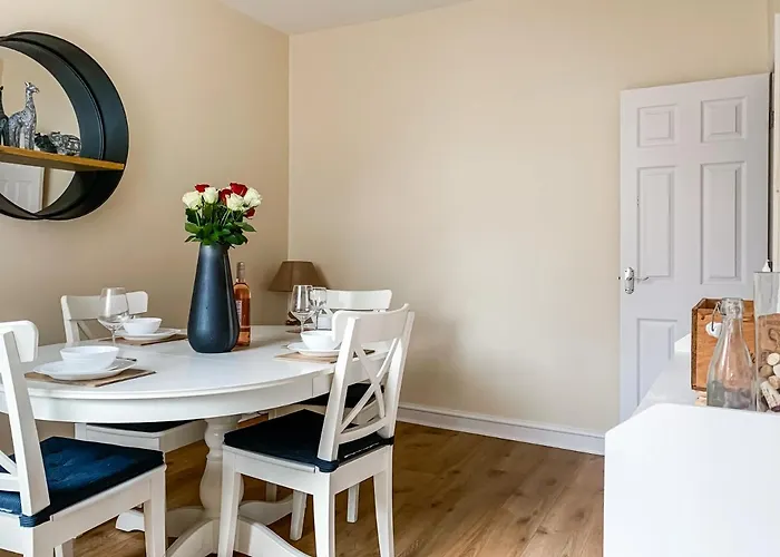 The Warwick - Quaint Victorian With Free Parking York