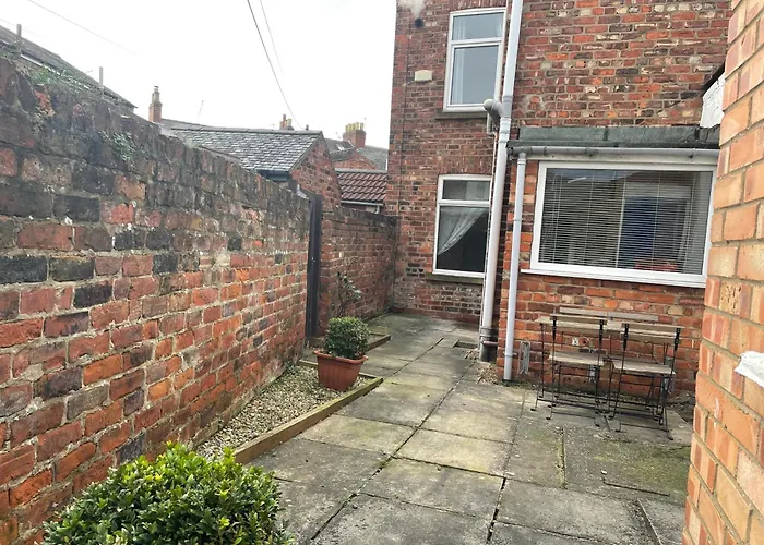 The Warwick - Quaint Victorian With Free Parking Lodge