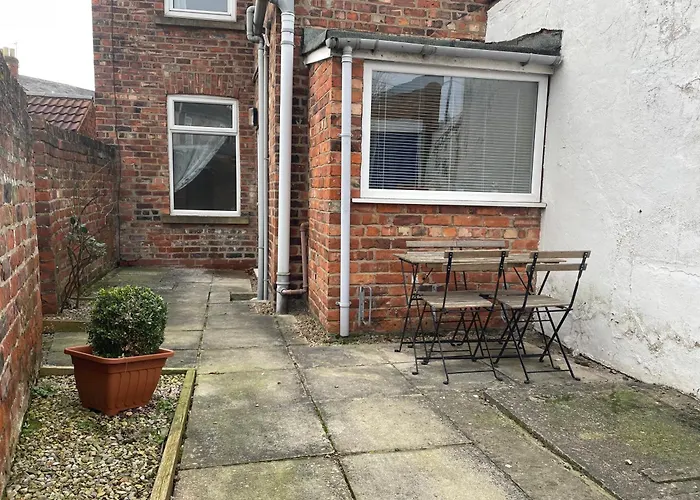 The Warwick - Quaint Victorian With Free Parking *