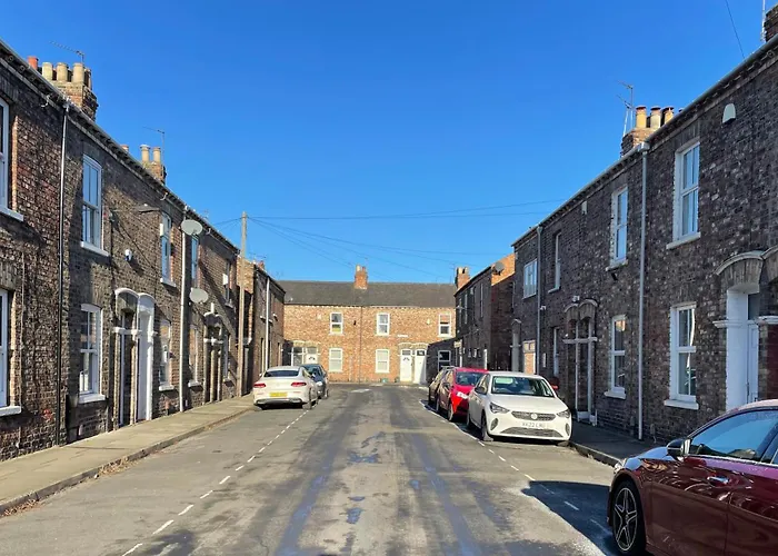 Lodge The Warwick - Quaint Victorian With Free Parking