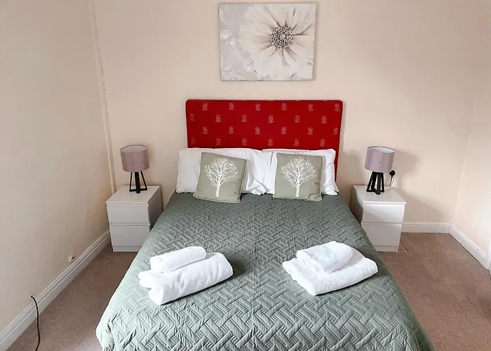 The Warwick - Quaint Victorian With Free Parking York