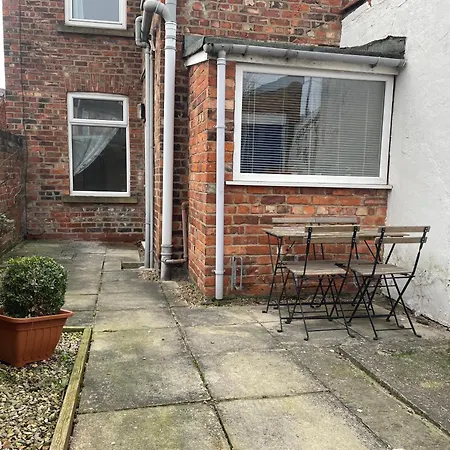 The Warwick - Quaint Victorian With Free Parking *